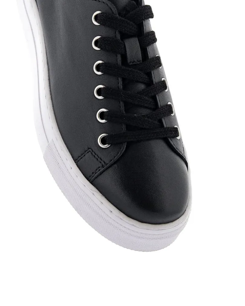 Ella of Sweden Sneaker