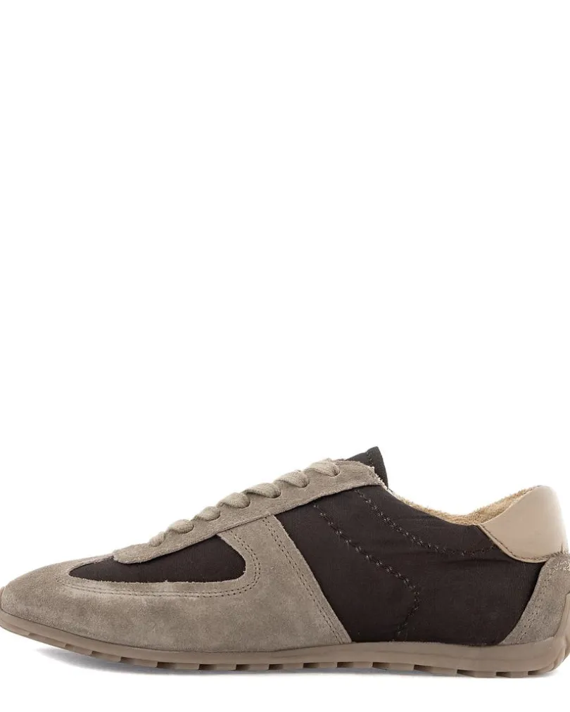 Foot News Sneaker