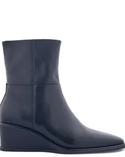 Vagabond Shoemakers Aino